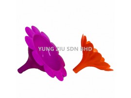 2 PLASTIC FLOWER OIL FUNNELS