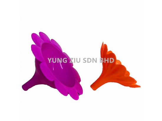 2 PLASTIC FLOWER OIL FUNNELS